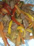 Wok de verduras con carne de res