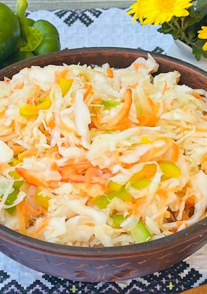 Хрумка маринована капуста на зиму/Перевірений роками наш сімейний рецепт смачного салату з капусти)