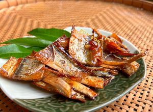 Hình của món Khô Cá Hố Rim Dấm Đường.