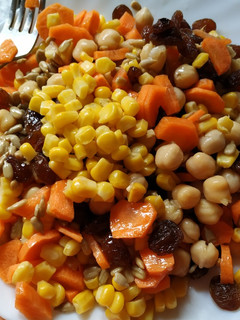 Una foto de Ensalada de garbanzos