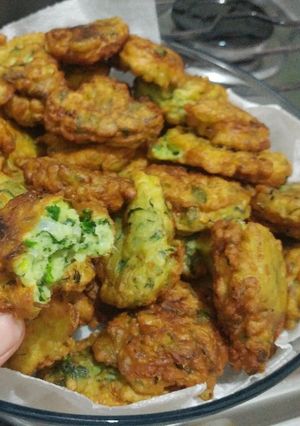 Una foto de Deliciosos Buñuelos de Espinaca, puerro y ciboullete...👌🤤🤤🤤