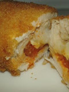 Una foto de Rollitos de pollo rellenos de queso de cabra y sobrasada