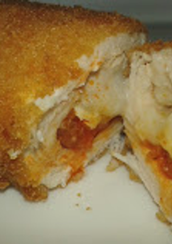 Una foto de Rollitos de pollo rellenos de queso de cabra y sobrasada