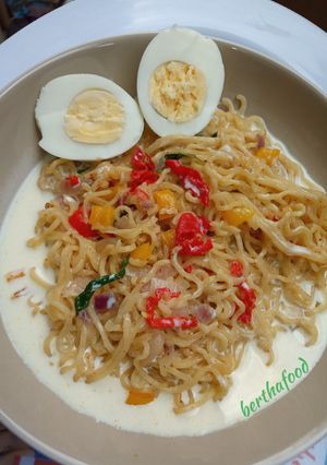 A picture of Milky Pepper Noodles.