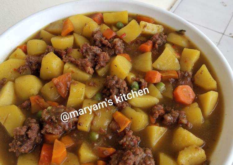 Simple Way to Make Award-winning Potato and meatballs porridge