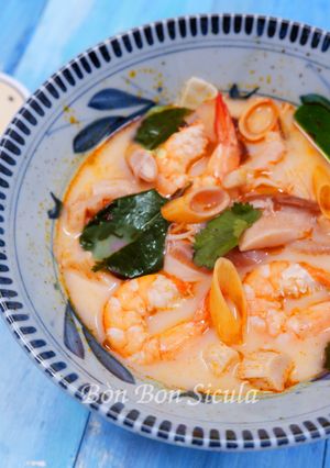 Hình của món Tom Yum Kung (Canh chua tôm Thái Lan).