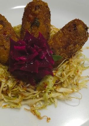 A picture of Vegetable bullet kebab.