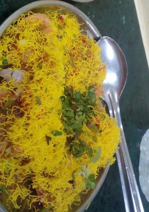 A picture of Dahi puri.