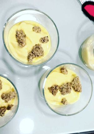 Una foto de Helado de mango ligero con muesli crujiente