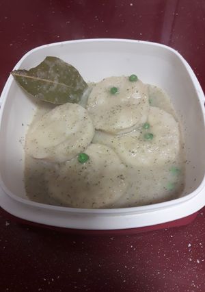 Una foto de Merluza en salsa con guisantes🐟