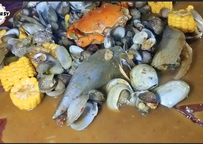 Bagaimana Menyiapkan 29. SEAFOOD TUMPAH SAOS PADANG yang Enak