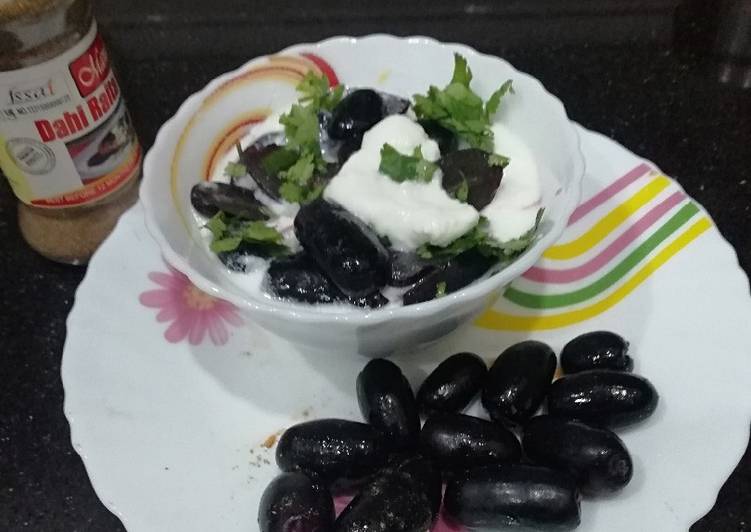 Grapes Raita