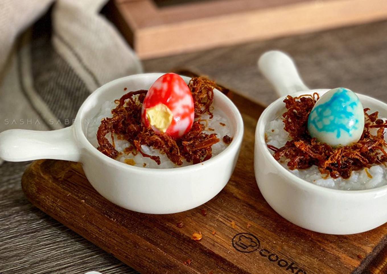 Bubur nasi dengan telur Baby Dino & Serunding Shit