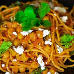 Spicy Spaghetti With Chickpea, Lettuce & Tomato A picture of Spicy Spaghetti With Chickpea, Lettuce & Tomato.