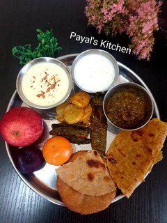 સાતમ સિંધી સ્પેશિયલ થાળી (Satam Sindhi Special Thali Recipe In Gujarati) રેસીપી મુખ્ય ફોટો