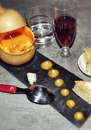 Une photo de 🍴🌺 courge butternut renversée 🌺🍴