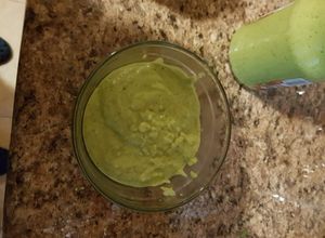 Una foto de Salsa verde con Aguacate