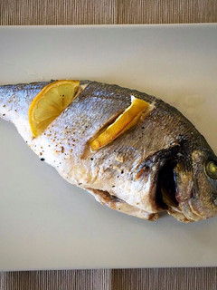 Una foto de Dorada al horno con vinagre de manzana