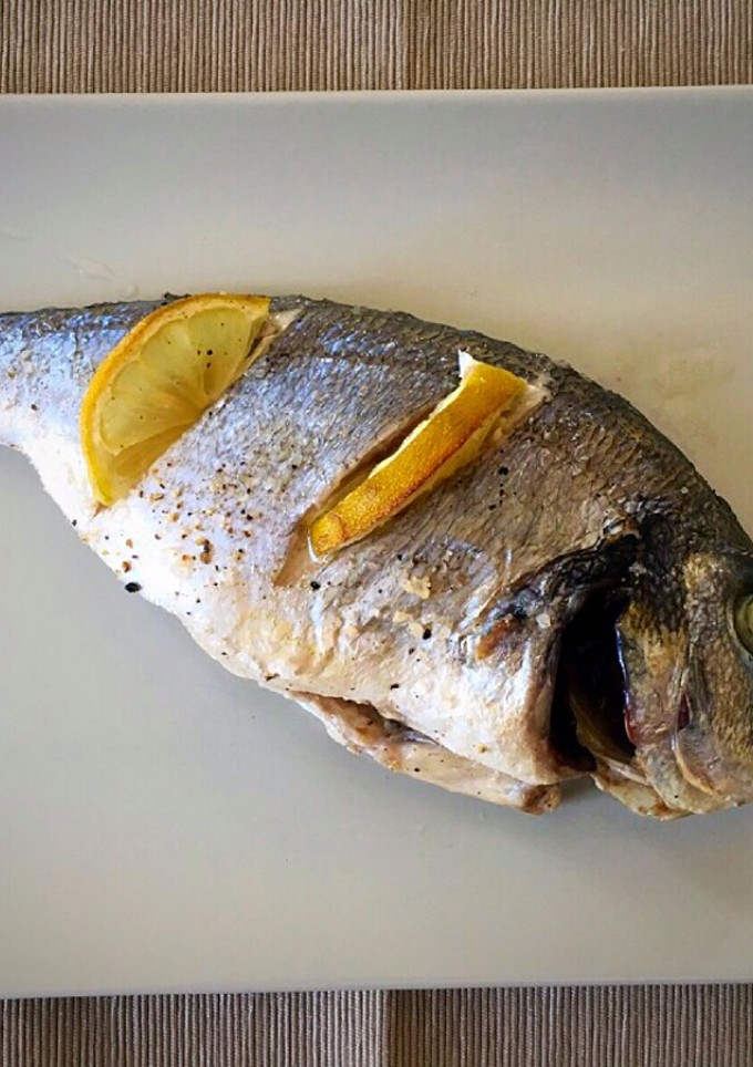 Una foto de Dorada al horno con vinagre de manzana