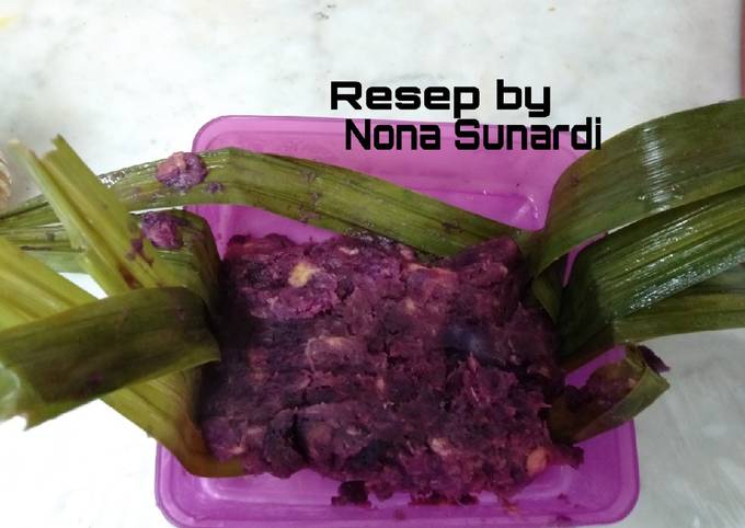 Bagaimana Membuat Ubi ungu pisang Kukus (menu diet aku) Anti Gagal