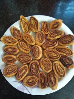 ભાખરવડી (Bhakarvadi Recipe in Gujarati) રેસીપી મુખ્ય ફોટો