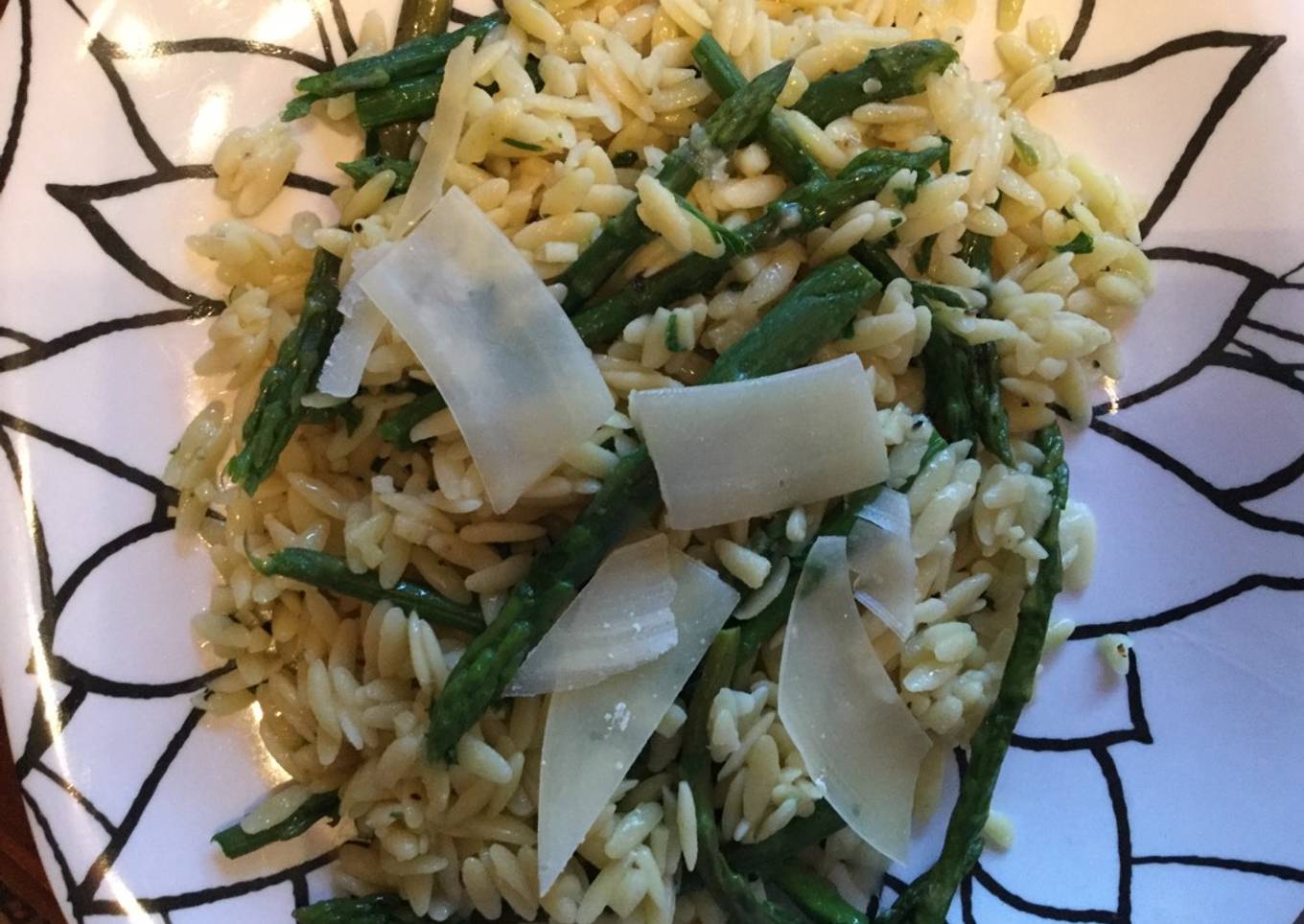 Asparagus, garlic and barley