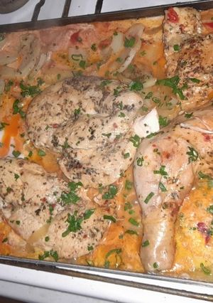 Una foto de Pollo a la planchetta con papas