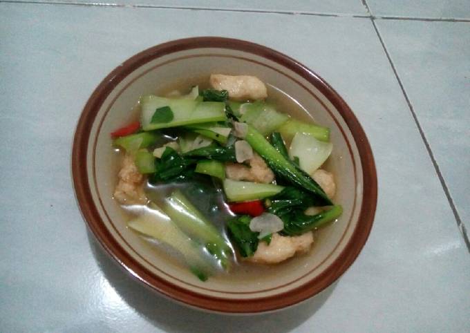 Tumis pokcoy kerupuk cuanki