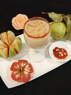 पेरु डिलाईट (peru delight recipe in marathi) रेसिपी चे मुख्य फोटो 