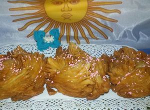 Una foto de Pastelitos Criollos hojaldrados