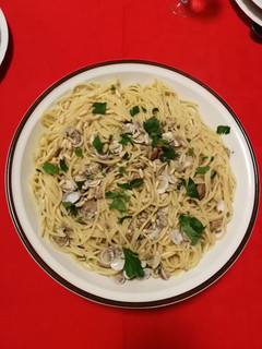Foto di Spaghetti alle vongole e pinoli