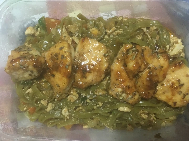 Cara Gampang Membikin Resep Mie goreng kale with grilled chicken yang Enak Banget Anti Ribet, Bisa Manjain Lidah