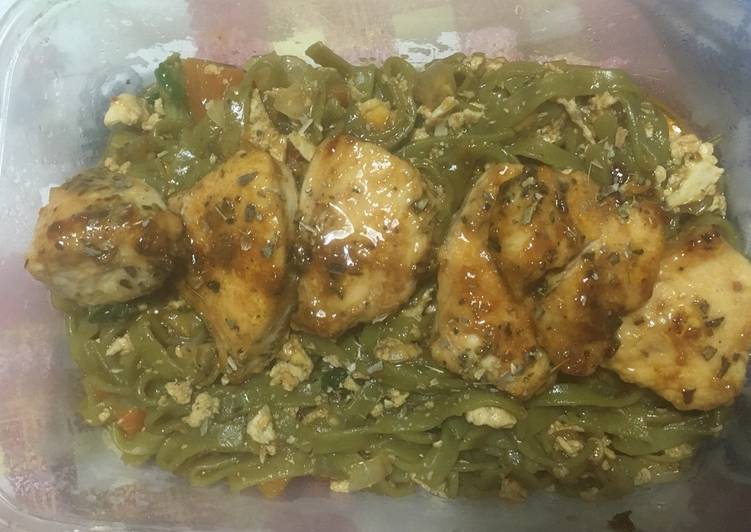 Resep Mie goreng kale with grilled chicken, Enak Banget