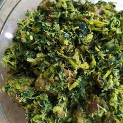 A picture of Cincang Ayam Daun Singkong.