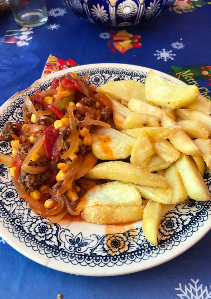 Una foto de Tomaticán con Papas Fritas