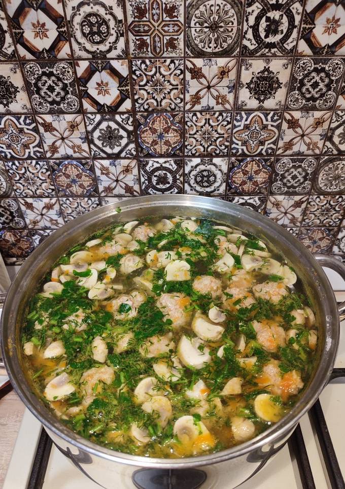 Легкий супчик з шампіньйонами та фрикадельками😋
