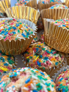 Φωτογραφία της συνταγής Cupcakes με χρωματιστή τρούφα!