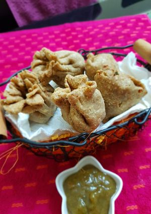 A picture of Paneer samosa.