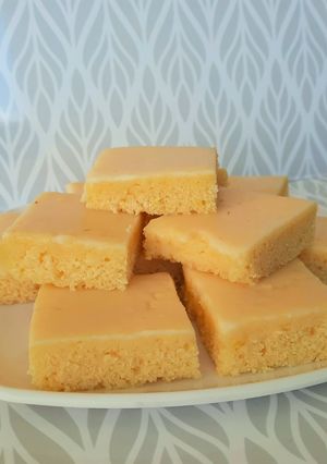 Una foto de Brownie/espumitas de límon (lemonies) 🍋