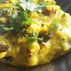 A picture of Tandlachi Ukhad(rice flour upma).