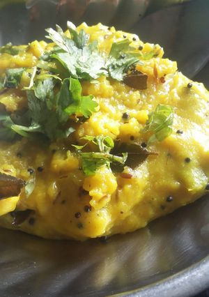 A picture of Tandlachi Ukhad(rice flour upma).
