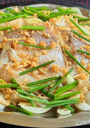 Hình của món Cá diêu hồng hấp xì dầu.