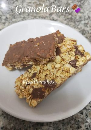 A picture of Granola Bars.