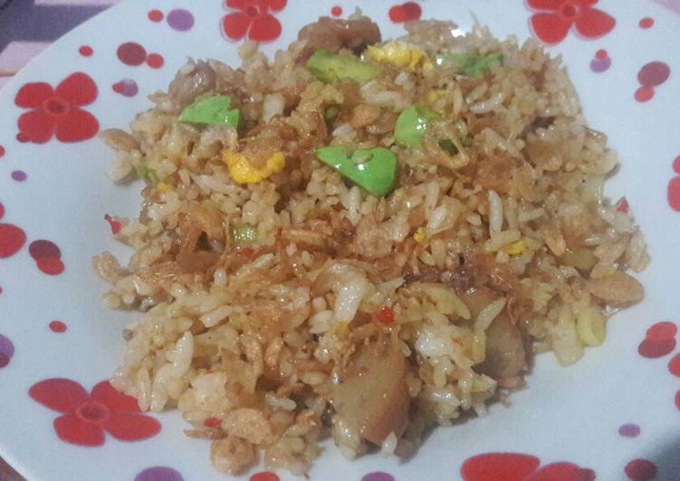 Resep Nasi goreng hongkong mix petai dan bakso Menggugah Selera