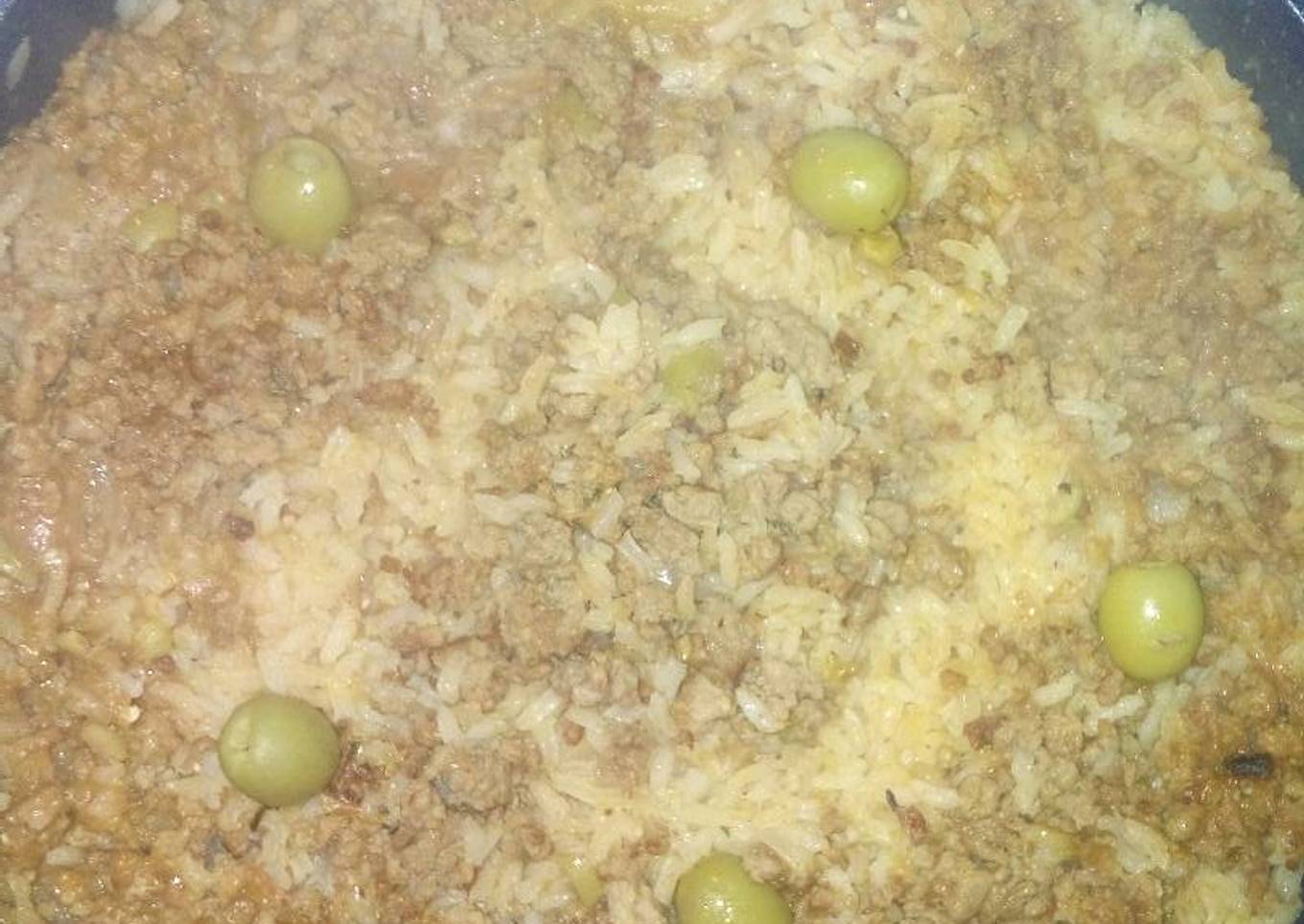 Paella de carne al vino tinto