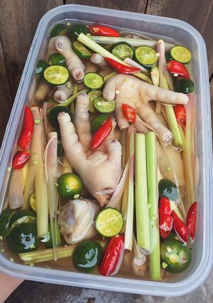 Hình của món Chân gà ngâm xả ớt.