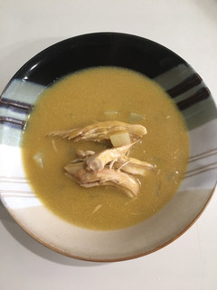 Una foto de Crema de papas-pollo-maíz