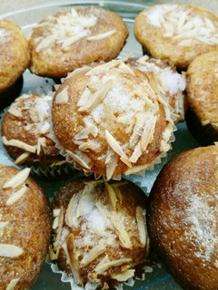 Una foto de Magdalenas de almendra