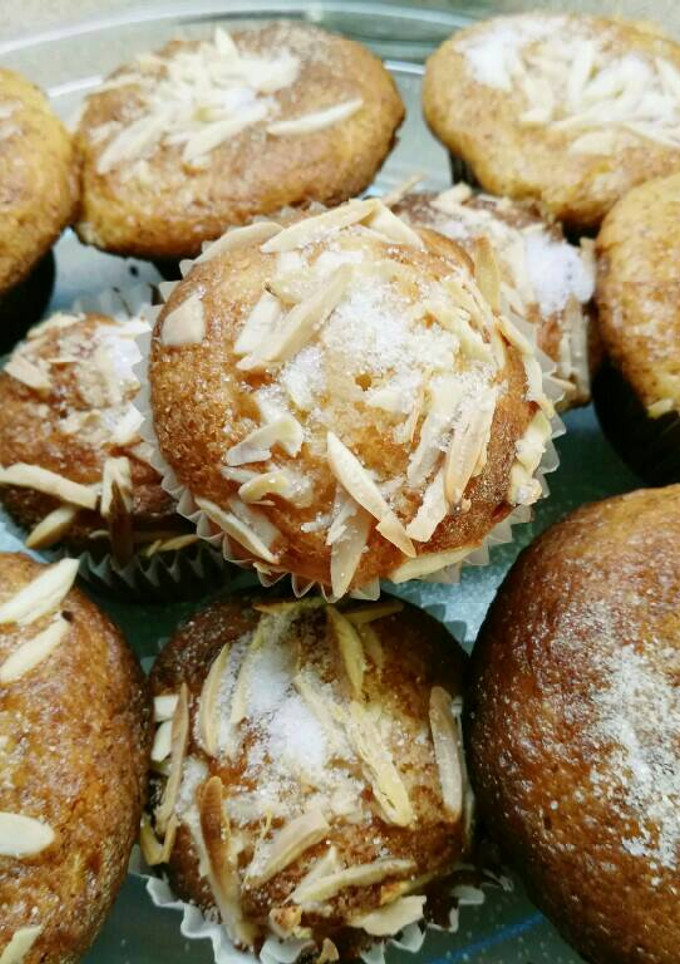 Una foto de Magdalenas de almendra