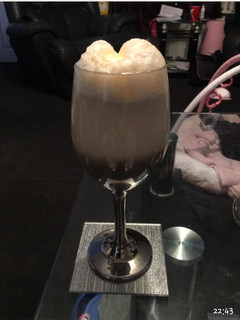 A picture of My fizzy ice Cream Drink. 😗.
